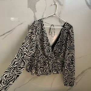 Black and white H&M top